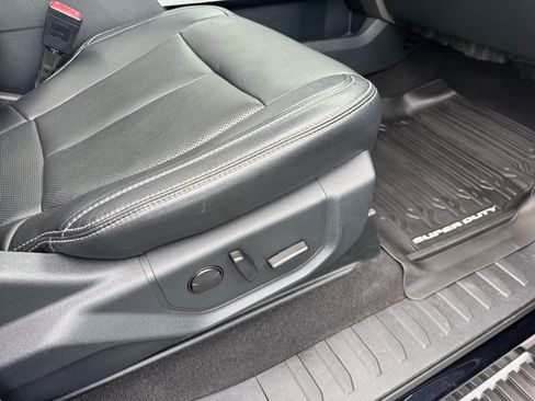 Used 2022 Ford F250 Lariat w/ Lariat Ultimate Package image 28