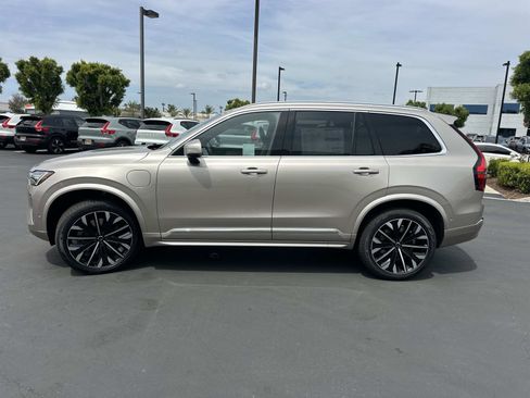 New 2026 Volvo XC90 T8 Plus w/ Protection Package Premier AWD/4WD image 4