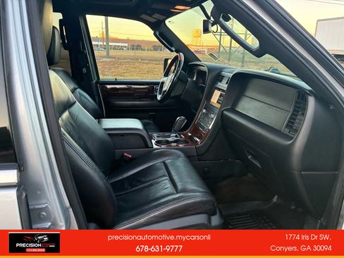 Used 2016 Lincoln Navigator L Select image 30
