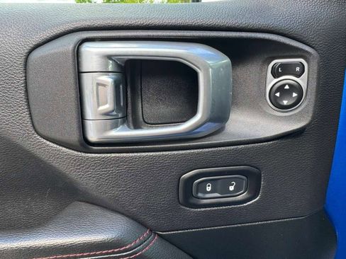 Used 2021 Jeep Gladiator Rubicon AWD/4WD image 12