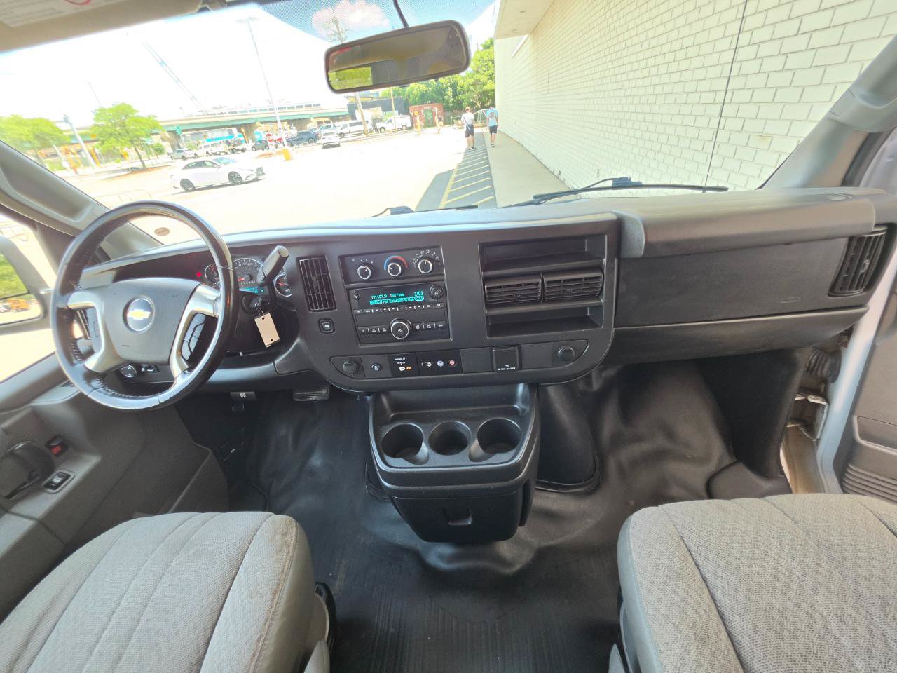 Used 2017 Chevrolet Express 2500 RWD image 14