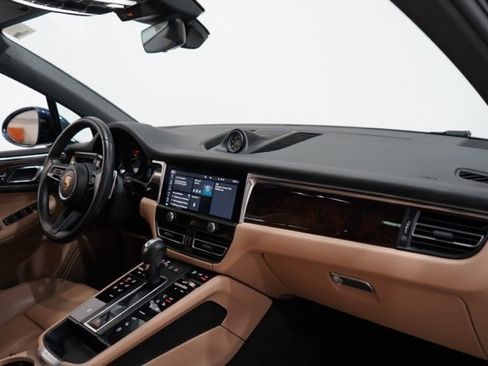 Used 2022 Porsche Macan image 16