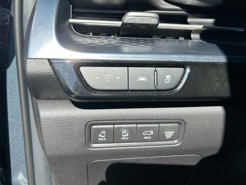 Used 2023 Kia Carnival SX Prestige FWD image 18