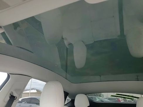 Used 2022 Tesla Model Y Long Range image 24