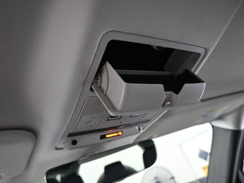 Used 2022 Land Rover Defender 110 S image 28