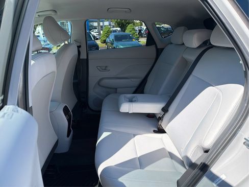 Used 2025 Hyundai Kona SEL AWD/4WD image 10