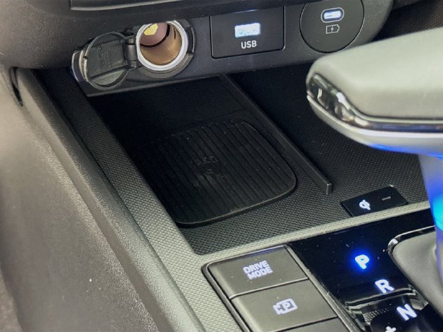 New 2025 Hyundai Elantra SEL FWD image 31