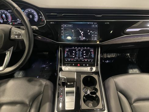 Used 2020 Audi Q7 3.0T Prestige w/ Prestige Package AWD/4WD image 17
