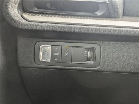 New 2026 Chevrolet Traverse LT image 16