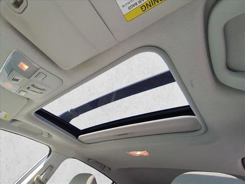 Used 2014 Subaru Crosstrek 2.0i Premium w/ Moonroof Package image 12