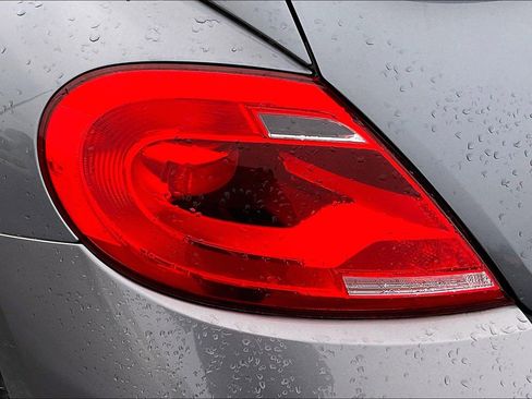 Used 2012 Volkswagen Beetle Turbo image 23