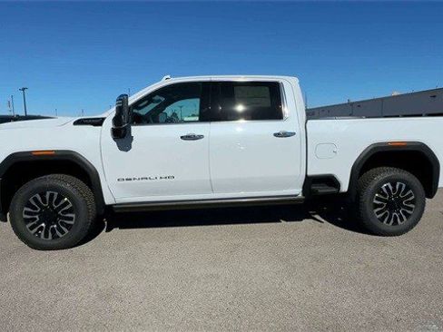 New 2026 GMC Sierra 2500 Denali Ultimate w/ Max Trailering Package image 5