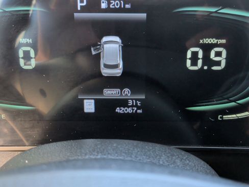 Used 2023 Kia Sportage EX FWD image 19