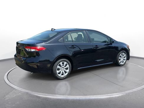 Used 2023 Toyota Corolla LE FWD image 5