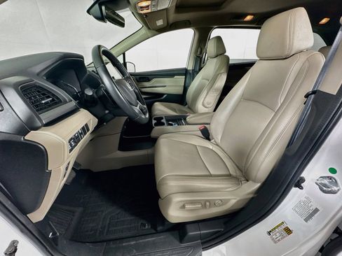 Used 2024 Honda Odyssey EX-L image 12