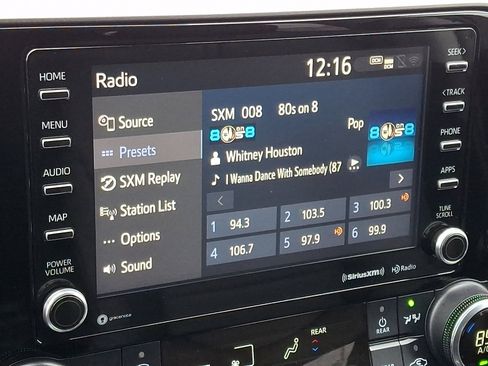 Used 2021 Toyota Highlander XLE image 18