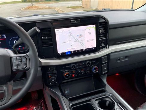 New 2026 Ford F250 XLT w/ XLT Premium Package AWD/4WD image 7
