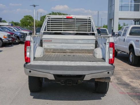 Used 2018 Ford F350 Lariat w/ Lariat Value Package AWD/4WD image 10