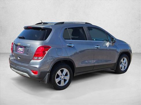Used 2020 Chevrolet Trax LT w/ Driver Confidence Package FWD image 5