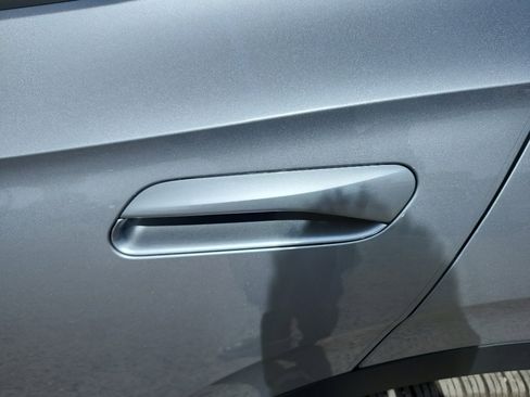 Used 2025 Volkswagen ID.4 Pro image 16