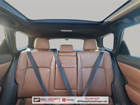 New 2025 Toyota Crown Signia Limited image 18