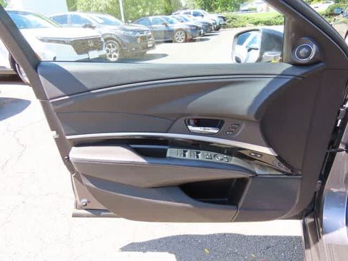 Used 2018 Acura RLX w/ Technology Package FWD image 13