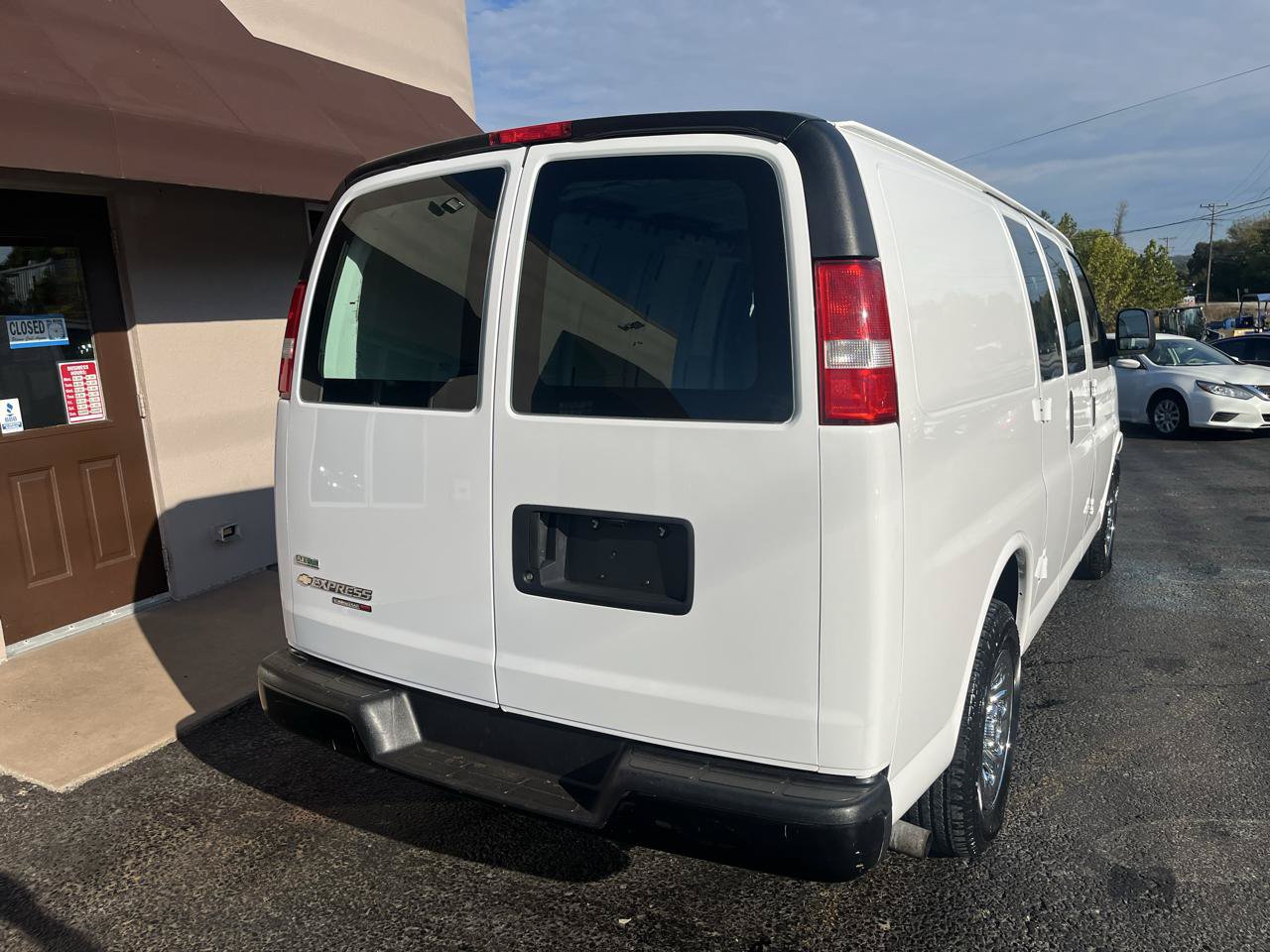 Used 2011 Chevrolet Express 1500 AWD image 6