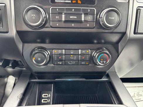 Used 2020 Ford F150 XLT w/ Equipment Group 302A Luxury AWD/4WD image 27