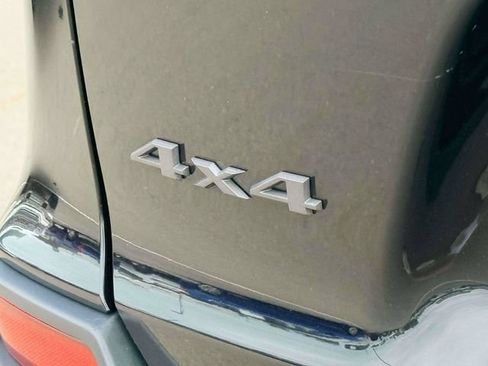 Used 2019 Jeep Cherokee Trailhawk AWD/4WD image 12