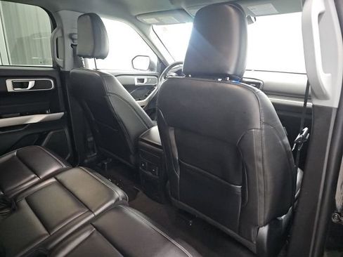 Used 2023 Ford Explorer XLT w/ Equipment Group 202A image 14