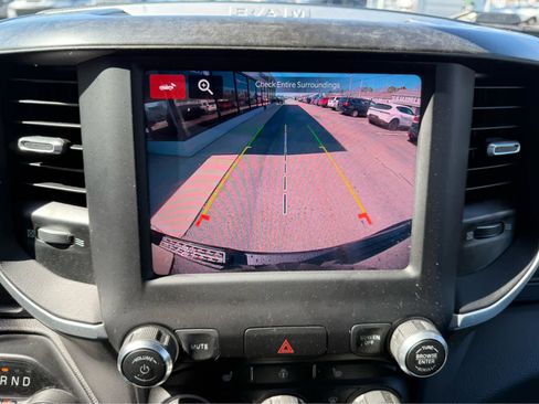 Used 2022 RAM 1500 Big Horn AWD/4WD image 18