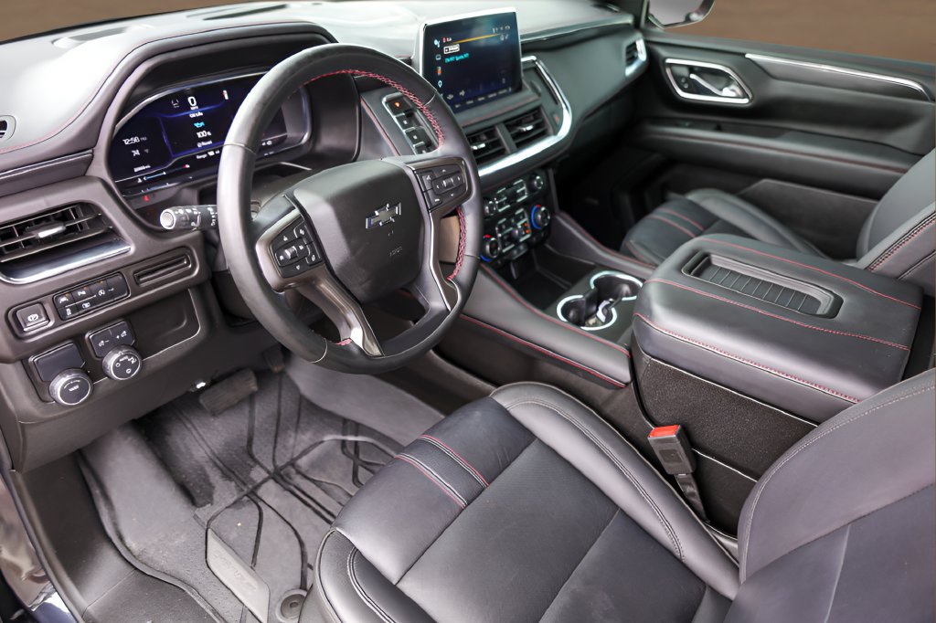 Used 2024 Chevrolet Suburban RST w/ Luxury Package RWD image 12
