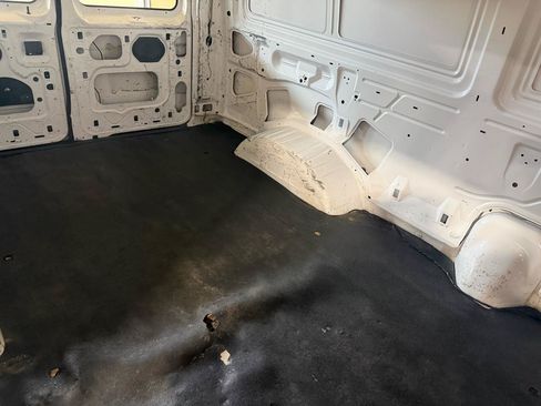 Used 1995 Ford E-250 and Econoline 250 Heavy-Duty RWD image 14