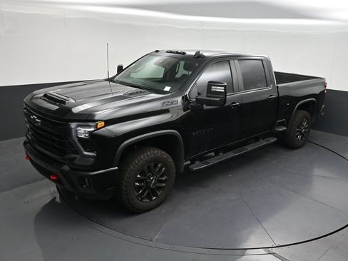 Used 2025 Chevrolet Silverado 2500 LT w/ Trail Boss Package AWD/4WD image 16
