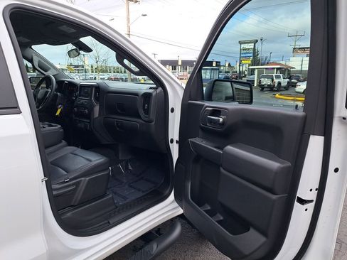 Used 2022 Chevrolet Silverado 1500 Custom Trail Boss w/ LPO, Dark Essentials Package image 17