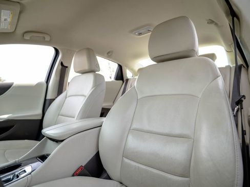 Used 2024 Chevrolet Malibu LT image 6