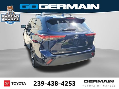 Used 2022 Toyota Highlander XLE AWD/4WD image 12
