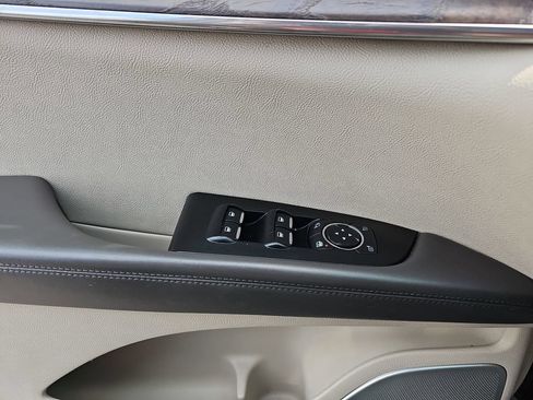 Used 2016 Lincoln MKX Reserve w/ Luxury Package FWD image 27