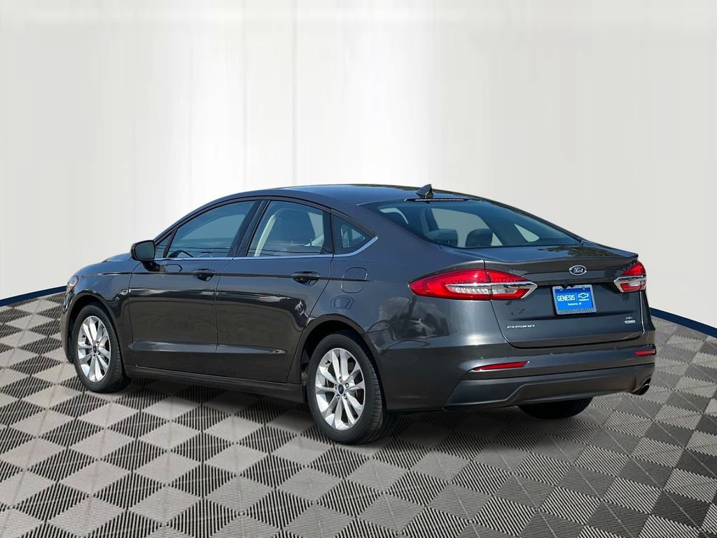 Used 2020 Ford Fusion SE FWD image 3