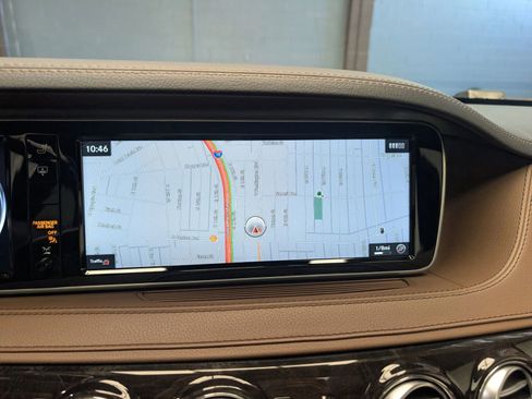Used 2017 Mercedes-Benz S 550 Sedan image 23