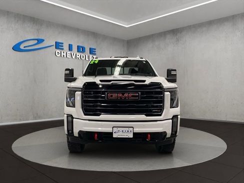 Used 2024 GMC Sierra 2500 AT4 w/ AT4 Premium Plus Package AWD/4WD image 9