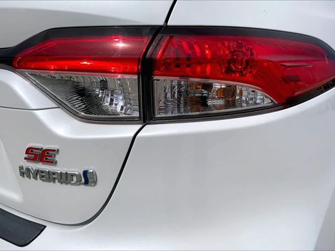 Used 2024 Toyota Corolla SE w/ SE Package FWD image 30