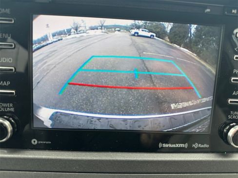 Used 2020 Toyota Sienna XLE w/ Carpet Mat Package image 25