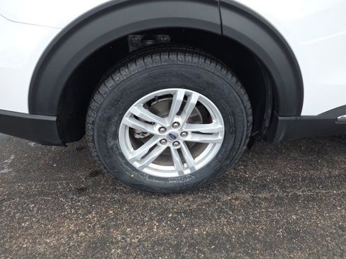 Certified 2022 Ford Explorer XLT image 9