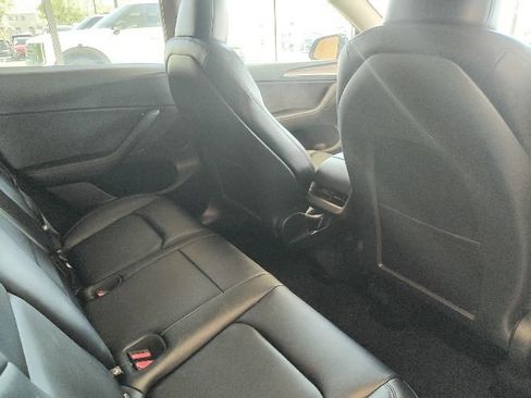 Used 2025 Tesla Model Y Long Range RWD image 3