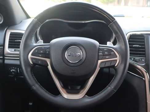 Used 2016 Jeep Grand Cherokee Overland AWD/4WD image 17