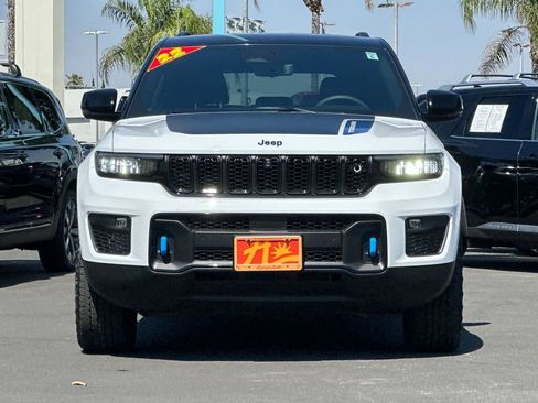 Used 2022 Jeep Grand Cherokee Trailhawk w/ Advanced Protech Group II AWD/4WD image 8