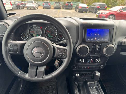 Used 2016 Jeep Wrangler Unlimited Sport w/ Quick Order Package 24S AWD/4WD image 17