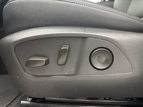 Used 2026 Chevrolet Traverse LT AWD/4WD image 10