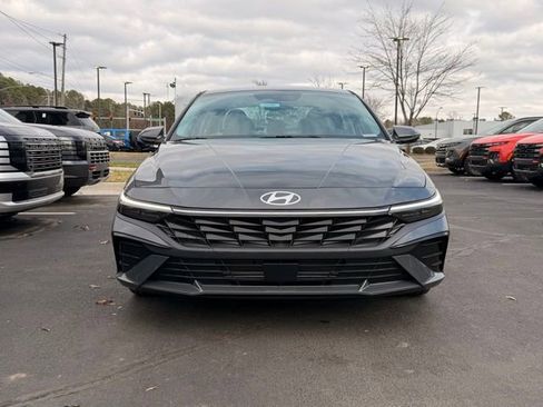 New 2026 Hyundai Elantra Limited FWD image 2